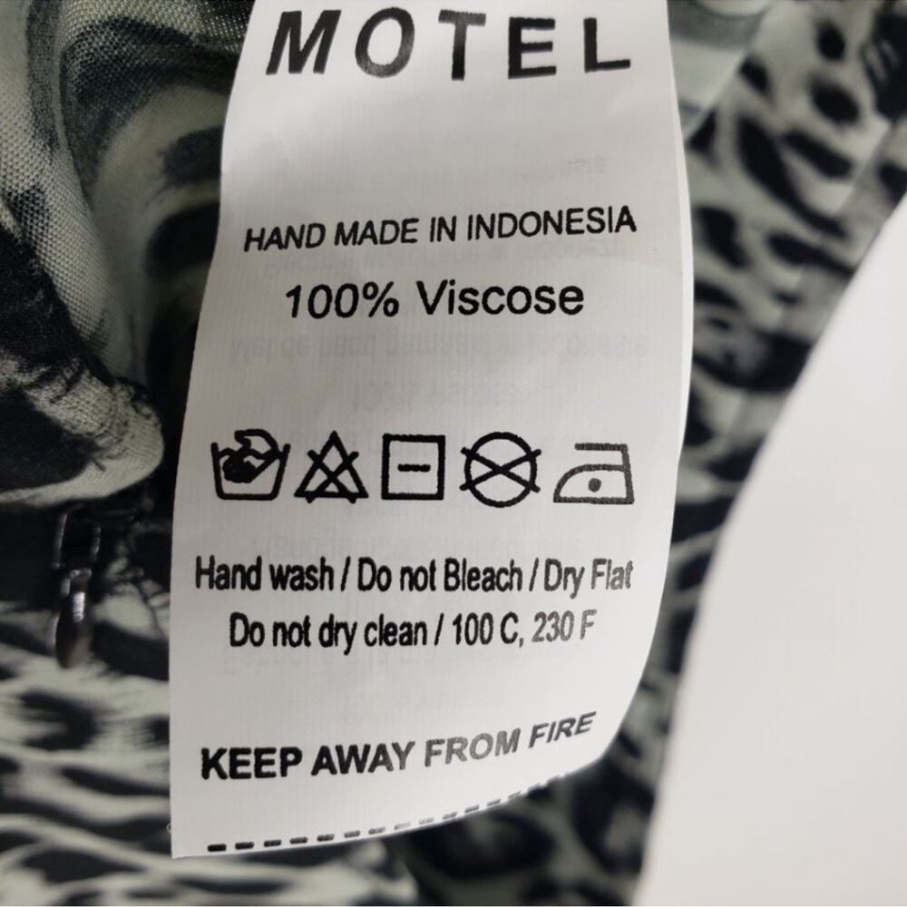 Motel Leopard Print Sheny Mini Skirt XS Off Center Slit Animal Gray Black - Picture 12 of 15